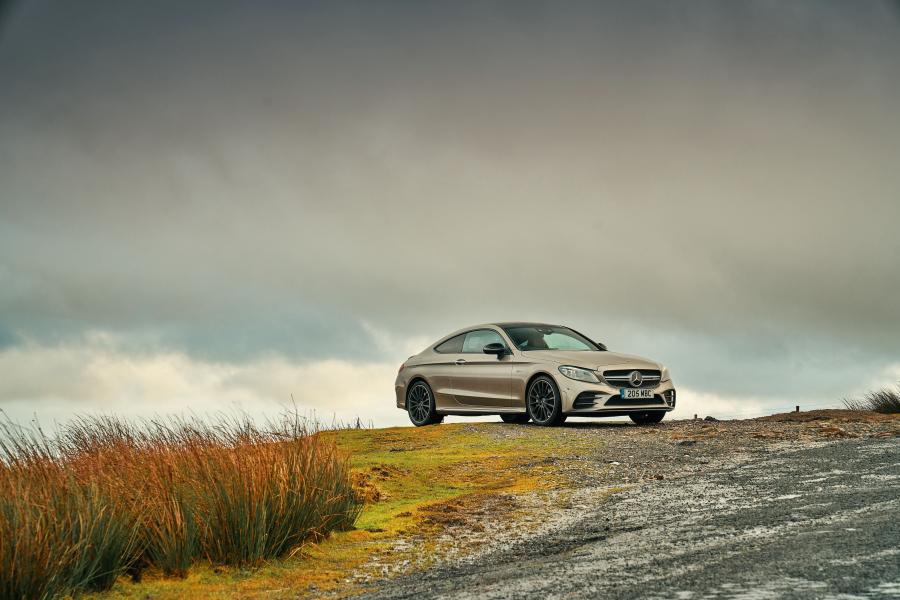  Mercedes-AMG C43 4Matic Coupe (C205) 2018 года  (UK) (фото 25 из 40)